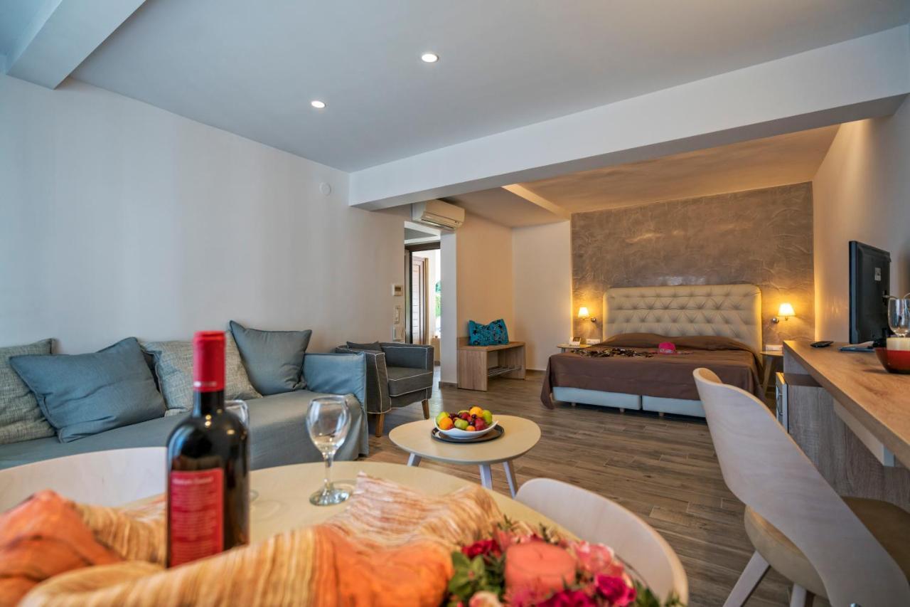 Lagomandra Beach Hotel Dış mekan fotoğraf