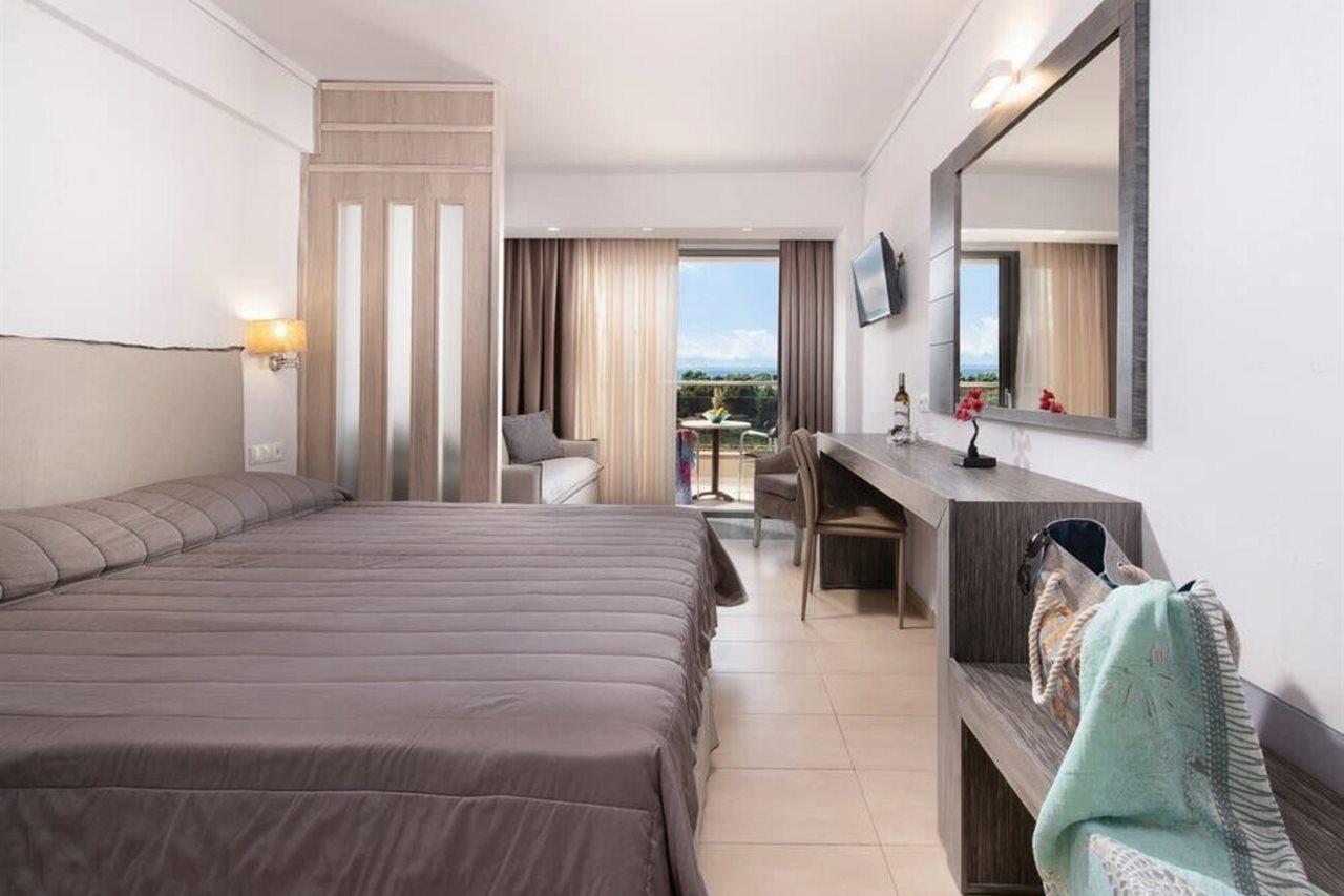 Lagomandra Beach Hotel Dış mekan fotoğraf