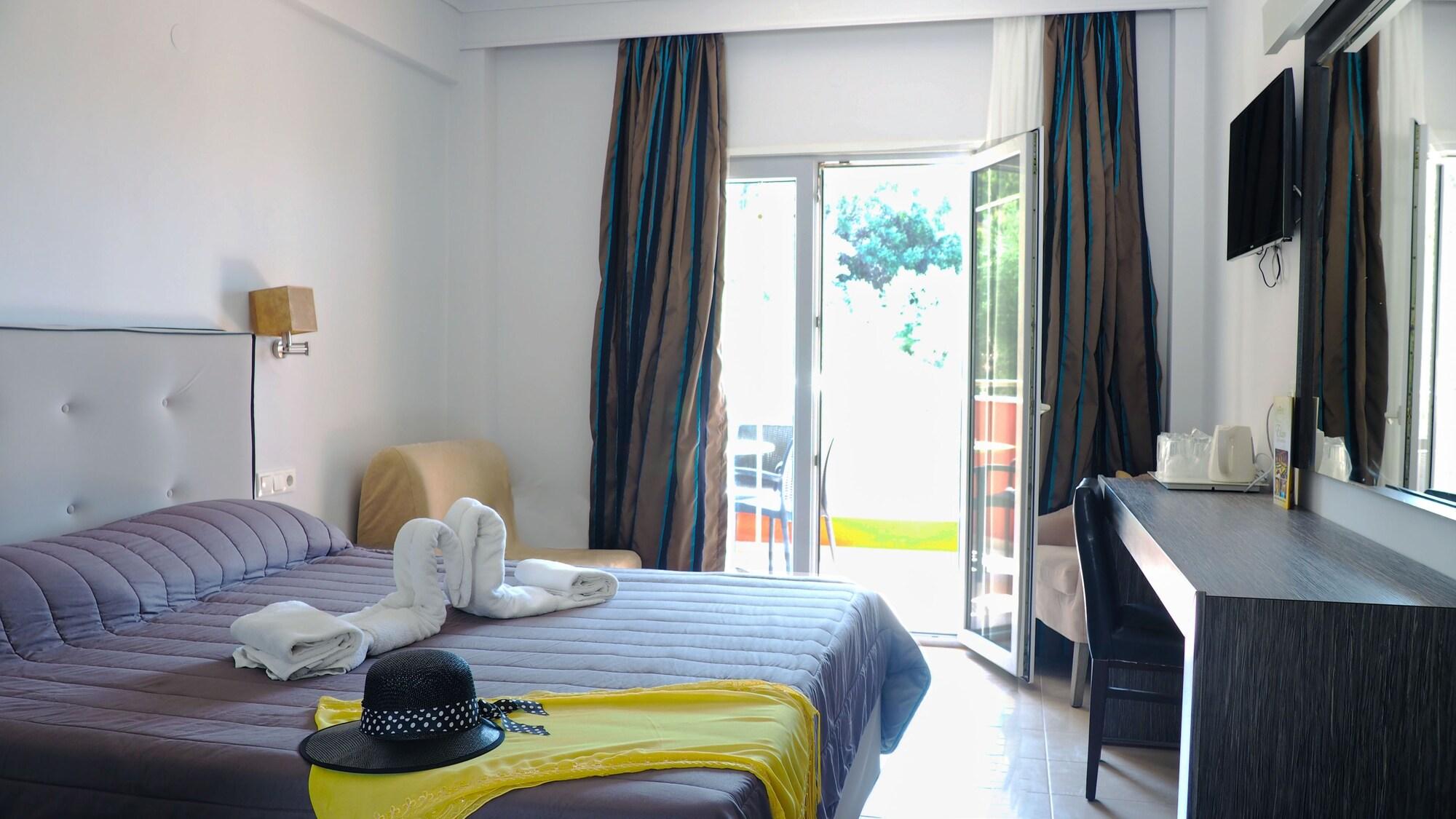 Lagomandra Beach Hotel Dış mekan fotoğraf