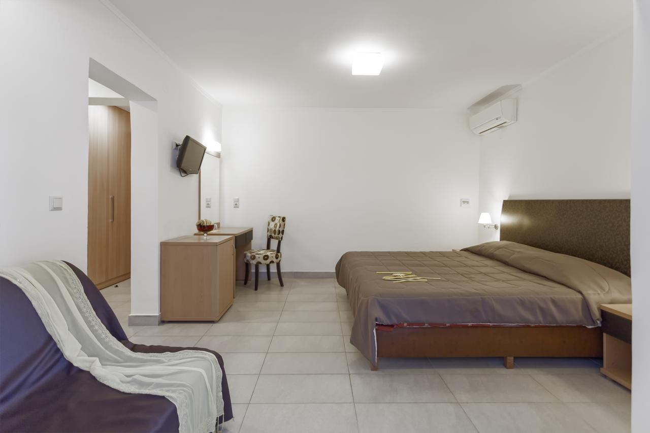 Lagomandra Beach Hotel Dış mekan fotoğraf